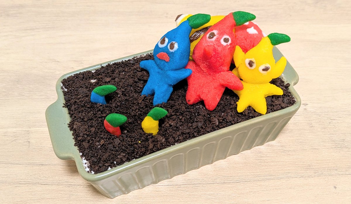 opinpin0902's tweet photo. 1日遅れだけどホワイトデーにピクミンがすきな嫁のためにピクミンチーズケーキ作ったけどなんかピクミンじゃない人たちできた🍃
まあがんばったしええか https://t.co/eLP0X5iqQF