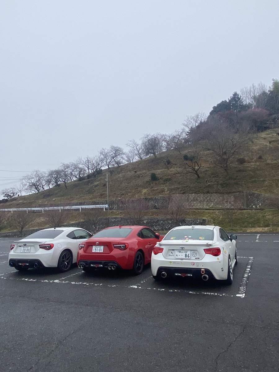 okayama86brz's tweet photo. 梅はまだ満開には程遠いかなぁ(;´д`)
小雨☔️が降って寒いから早々退散😅
#86BRZ
#神代梅の里公園
#R429
#今年は梅の開花が遅い https://t.co/3jSufEKPY9