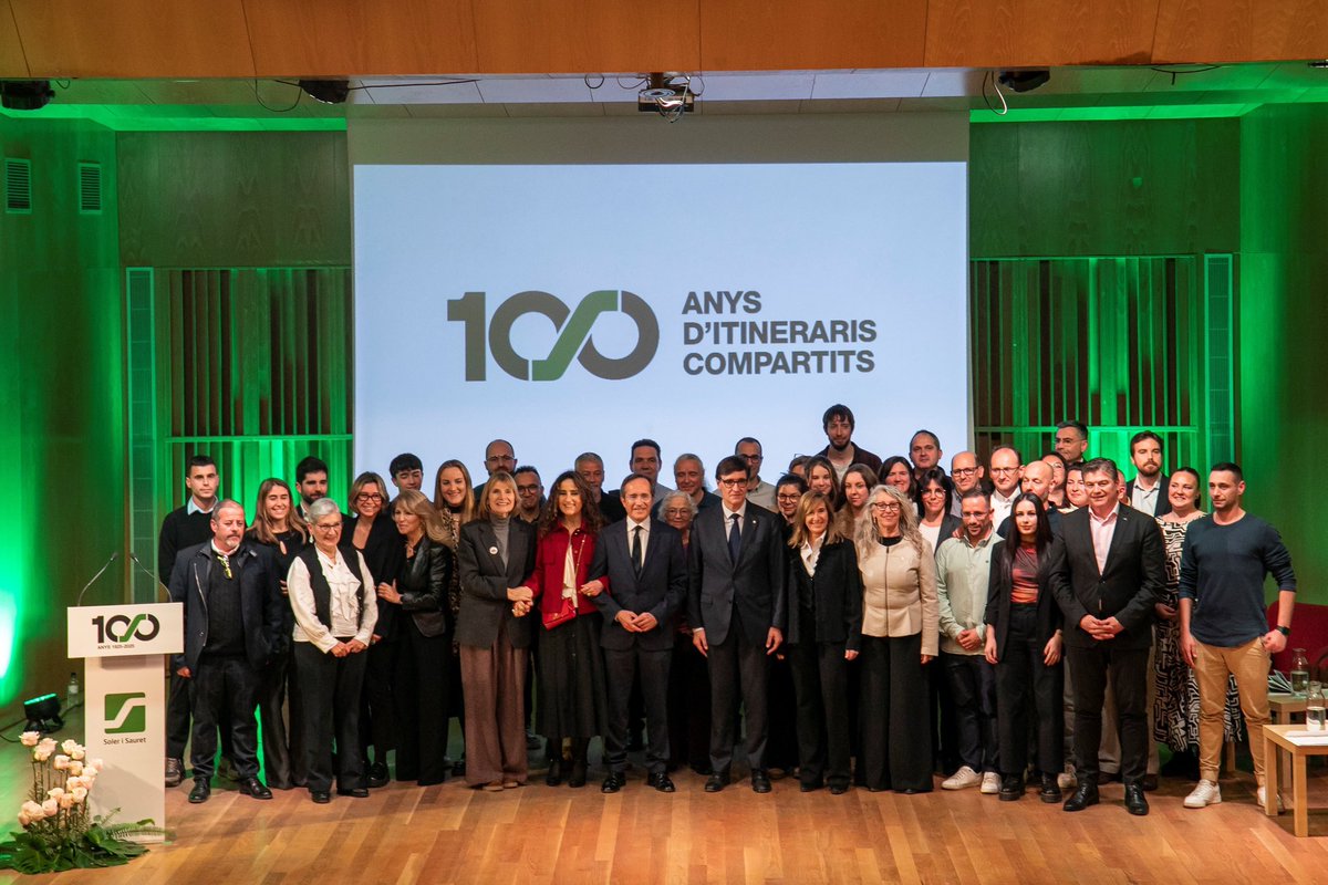 elbaixcat's tweet image. 🚌 @solerisauret inicia les celebracions del seu centenari. Més info a 👉 elbaix.cat/2025/03/15/sol… #BaixLlobregat #mobilitat #SoleriSauret #SantFeliu