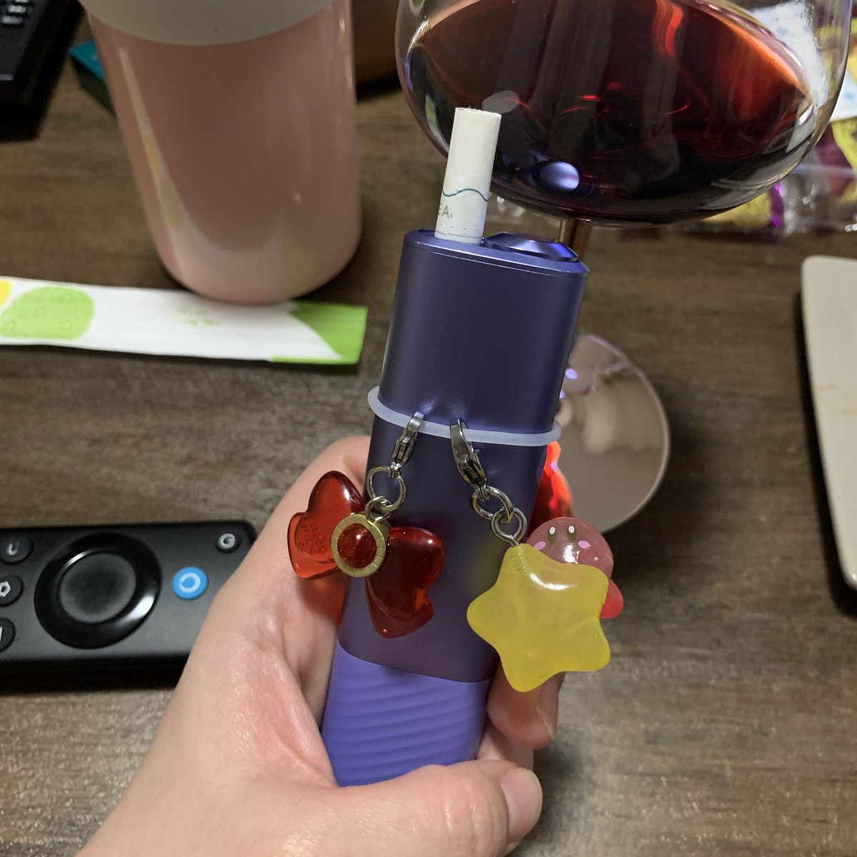 会社の女の子から、アイコスにめじるしアクセサリー？とかいう