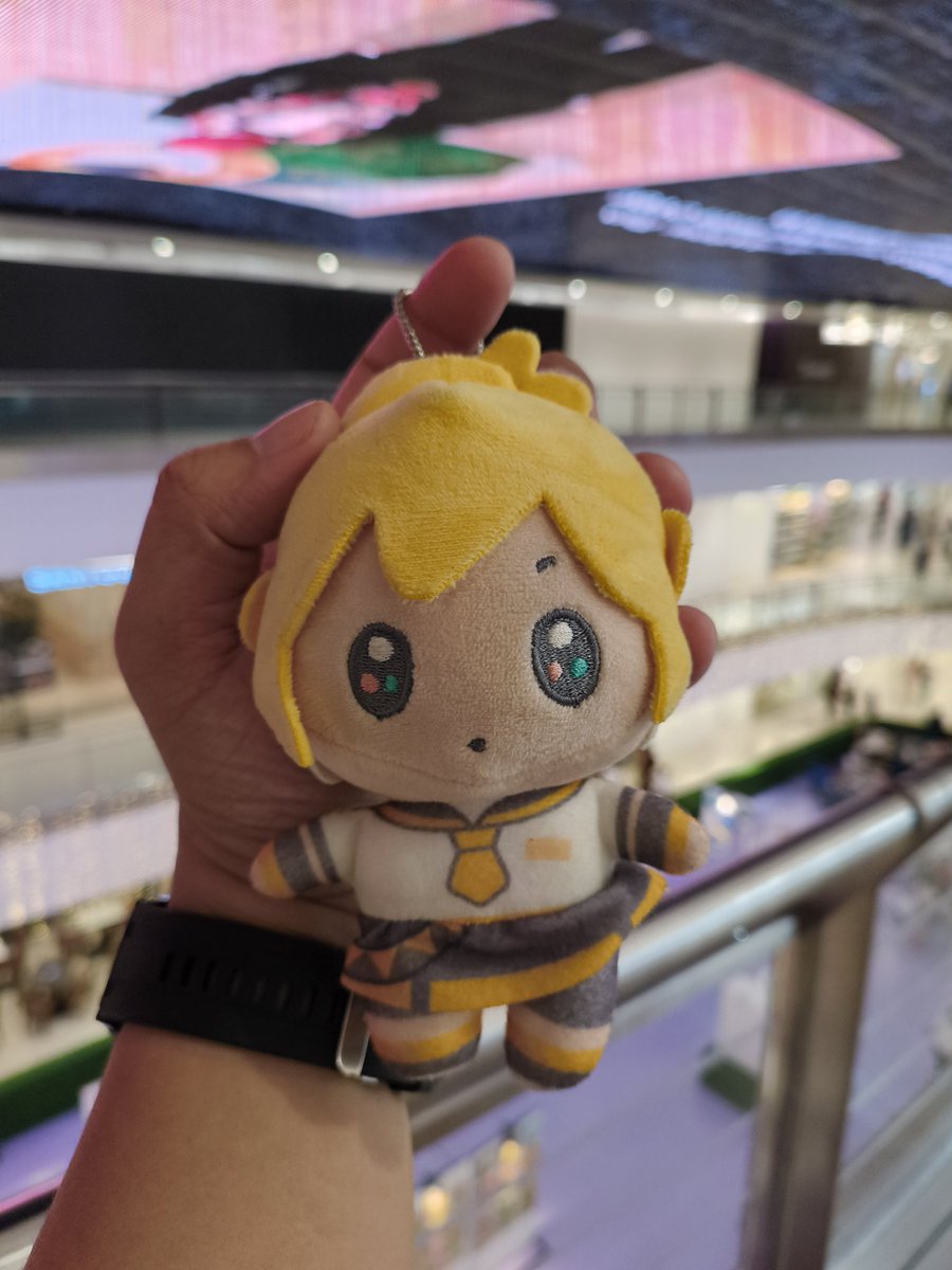 gary_november's tweet photo. Found this on the floor somewhere here in Gateway Mall. Is this the universe telling me to work on a new song and use Len Kagamine? https://t.co/ig9fBuLaaC
