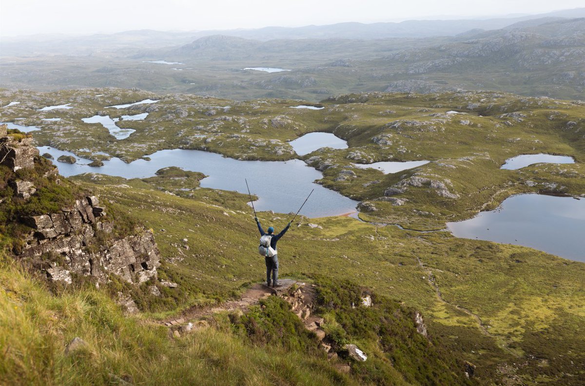 🥾 Hiking the #NorthCoast500 – Where the views are just as rewarding as the climb! 😍 Whether it’s conquering a munro or wandering along the beautiful beaches, there’s no shortage of epic trails. 🏔️What’s your favourite #NC500 hike?