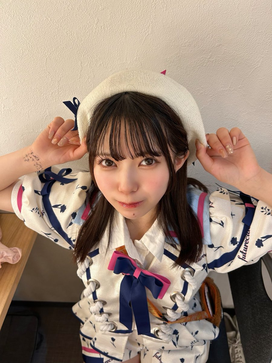 sakuhina_33's tweet photo. ベレー帽担当の最強アイドルっ^_-♡
#ひなしゃいだー https://t.co/gqxZBG0R3y