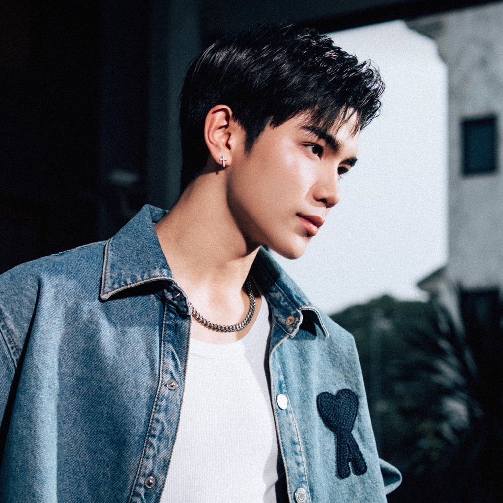 ps_giny's tweet image. โปสเตอร์ 2 ของน้องซึมซับคือดีมาก💌🤏🏻 เพลงใหม่น้องโฟ้ดคือปล่อยวันนี้เลยได้มั้ยลูกก พร้อมฟังละ ต้องดีมากแน่นอน💪🏻 ใดๆคือเจ้าเด็กหล่ออ่ะ หล่อแบบตะโกน อินเนอร์งานสายตาคือดีมากจริงๆ อยากชมว่าหล่อซักอีกล้านครั้งเลย👏🏻😍🍬🌱✨

DOUBTLESS 2ND POSTER
#ซึมซับDOUBTLESS_FOURTH
#Fourthnattawat