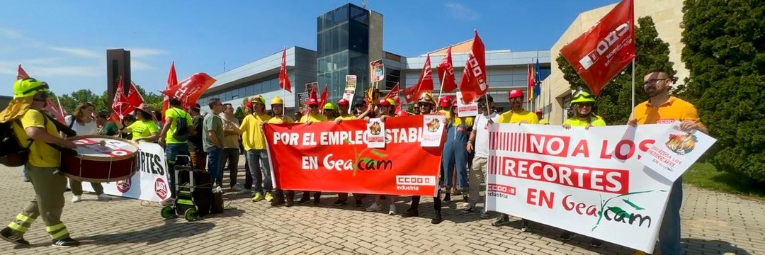 CCOO GEACAM #SalarioOConflicto (@ccoogeacam) on Twitter photo Hoy se hacen los exámenes para los #BBFF bolsa del plan infocam 2025
Por desgracia en <a href="/DSostenibleCLM/">Desarrollo Sostenible CLM</a> continúan año a año los recortes ✂️tanto en la duración de las campañas de extinción de incendios, como en el número de #BBFF
CCOO seguiremos peleando contra esta injusticia Hoy se hacen los exámenes para los #BBFF bolsa del plan infocam 2025
Por desgracia en <a href="/DSostenibleCLM/">Desarrollo Sostenible CLM</a> continúan año a año los recortes ✂️tanto en la duración de las campañas de extinción de incendios, como en el número de #BBFF
CCOO seguiremos peleando contra esta injusticia
