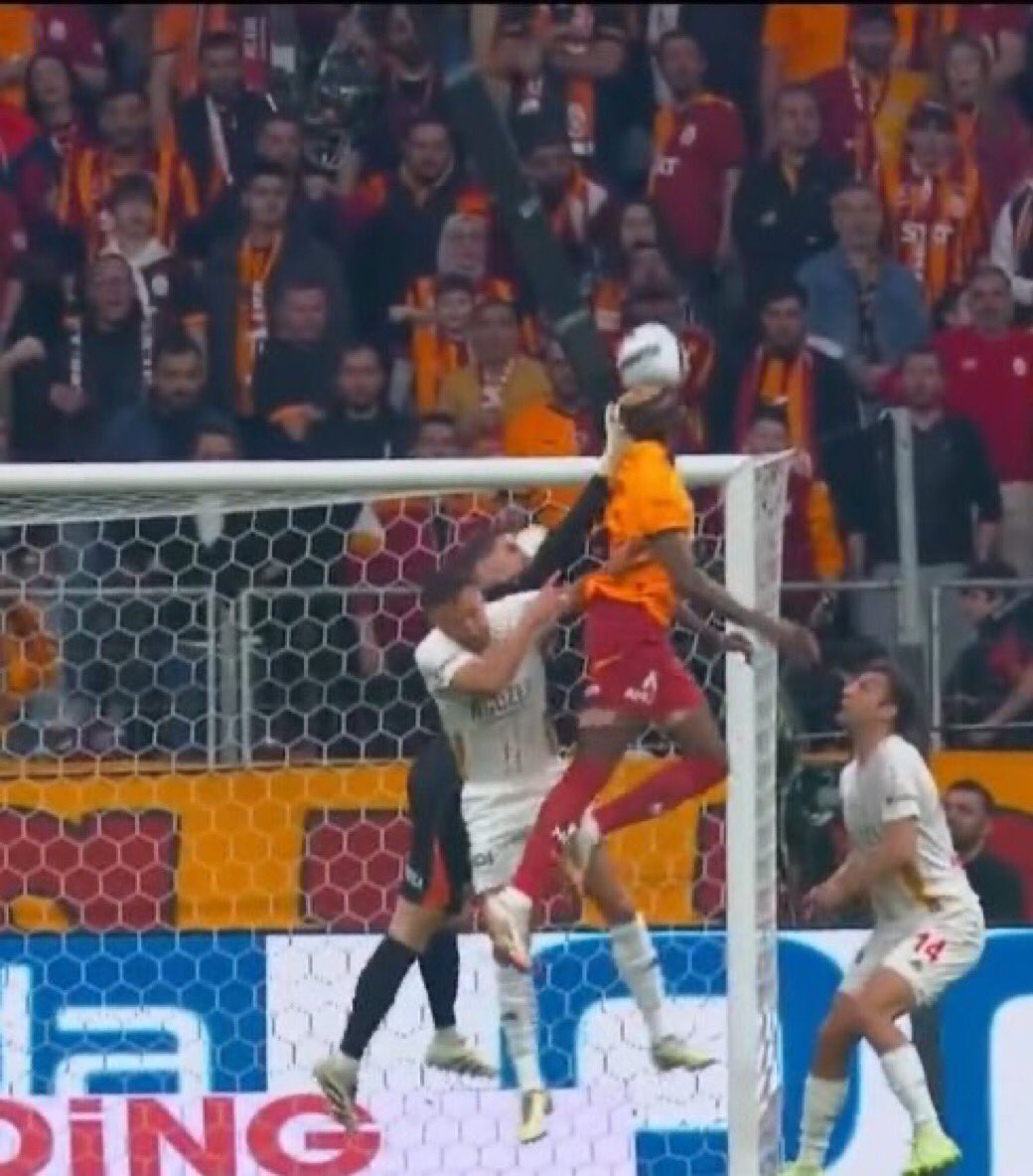 Out Of Context Football (@nocontextfooty) on Twitter photo 