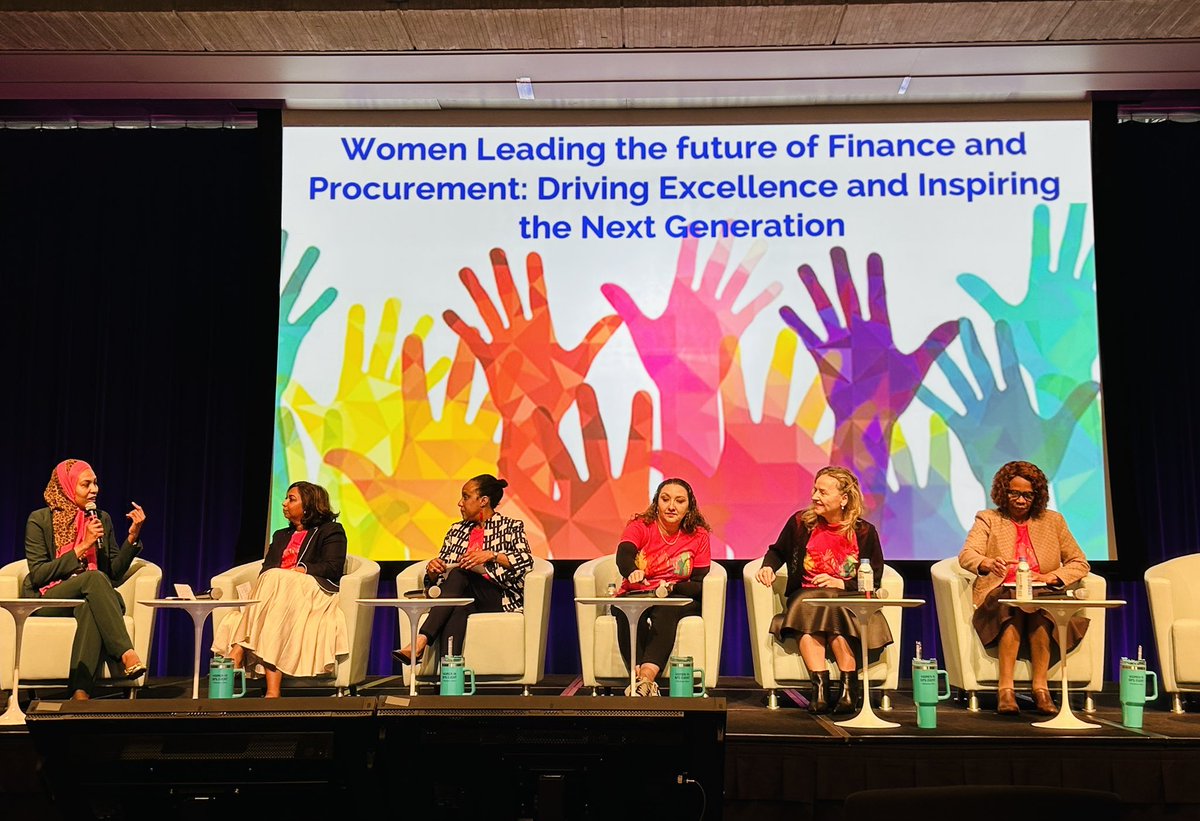 SoloSasha's tweet photo. I was inspired by a great panel of female leaders who work in finance here at the The World Bank. We are being role models for the generation that is behind us and I am privileged to work with them in the same department. 

#leadership #womeninfinance #wbg https://t.co/7Zrt87NmFv