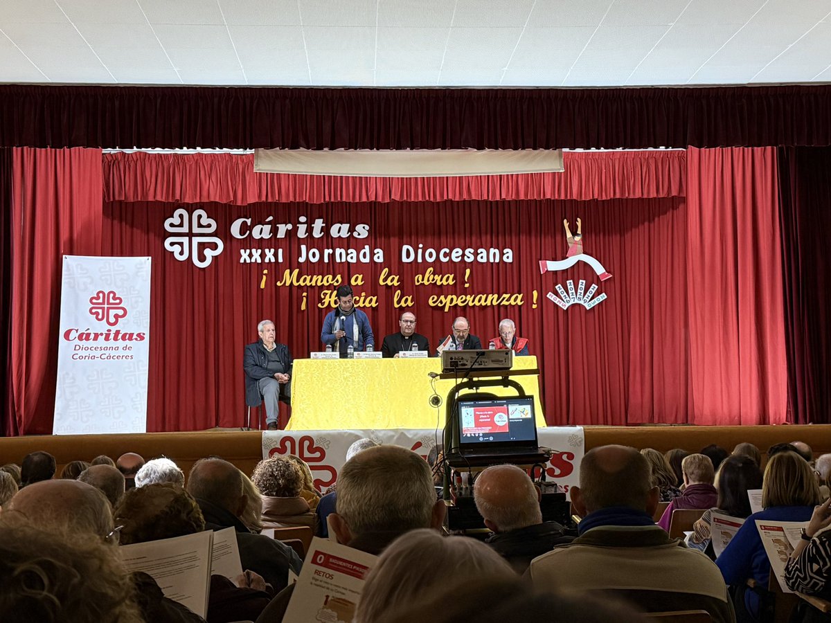 santamarinacc's tweet photo. En el XXXI Jornada diocesana de Cáritas bajo el lema ¡Manos a la obra! ¡Hacia la esperanza! con el tema del voluntariado. Damos gracias a Dios por todos aquellos colaboradores de Cáritas en las parroquias y en la diócesis. GRACIAS. https://t.co/KZ2ezDHaAr