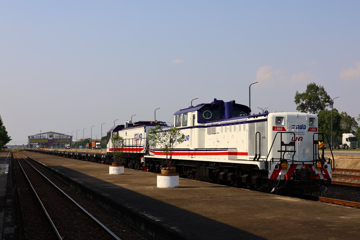 ラオス鉄道🇱🇦のDD51-1143号機。 ラオスではL002を名乗るよう。 先日