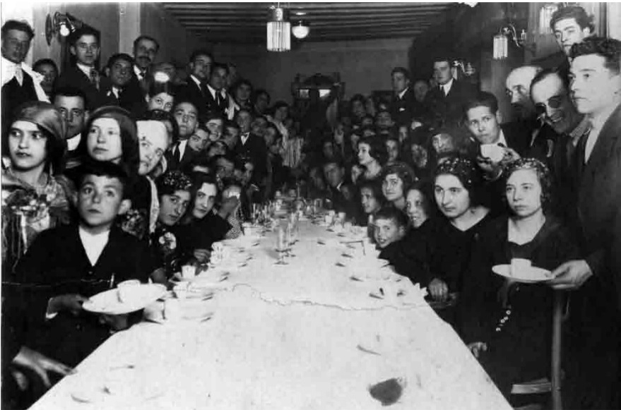 Se publica un nuevo artículo en la revista digital ARGENTARIA vol. 29 (2025) de la mano de D. José Miguel Marín Prieto, titulado: "Referencias históricas sobre el carnaval en #Villacarrillo (#Jaén)". Se puede leer y descargar en:

👉argentarialasvillas.blogspot.com/2025/03/el-car…

#Historia #Carnaval