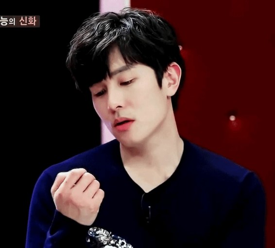 요즘 뎅 님이 너무 잘생겨 보여서 힘드네요