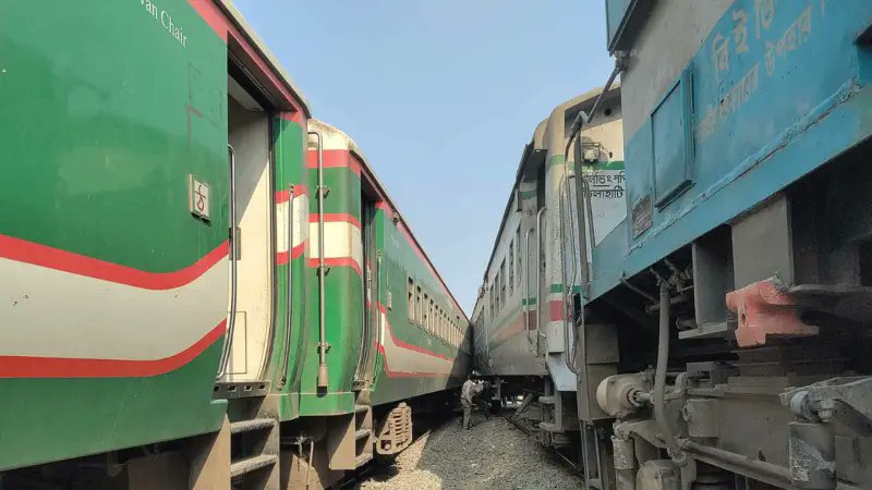 রাজশাহীতে দুই ট্রেনের সংঘর্ষ