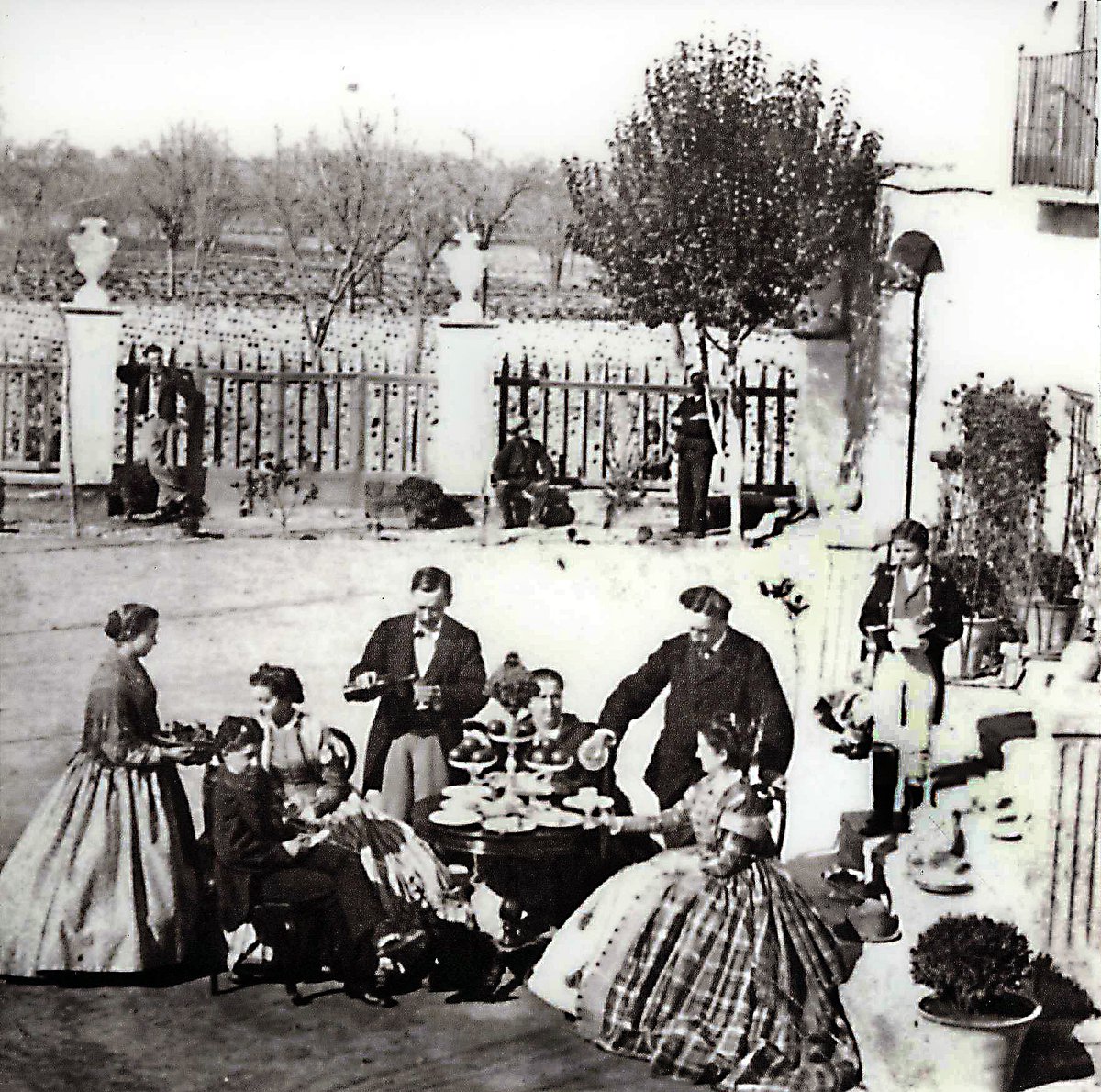 Se publica un nuevo artículo en la revista digital ARGENTARIA vol. 29 (2025) de la mano de Dña. María Teresa Murcia Cano, titulado: "Breve historia del Balneario Ardales de Frailes (Jaén)". Se puede leer y descargar en:

👉argentarialasvillas.blogspot.com/2025/03/el-bal…

#Historia #Frailes #Jaén