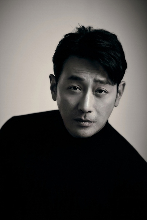 Kstyle_news's tweet image. 【INTERVIEW】
映画「ブロークン」ハ・ジョンウ“キム・ナムギルは例えるならジェニファー・ロペス”

▼韓国インタビュー
kstyle.com/article.ksn?ar…

#ハジョンウ #ブロークン #ミンテ #韓国映画