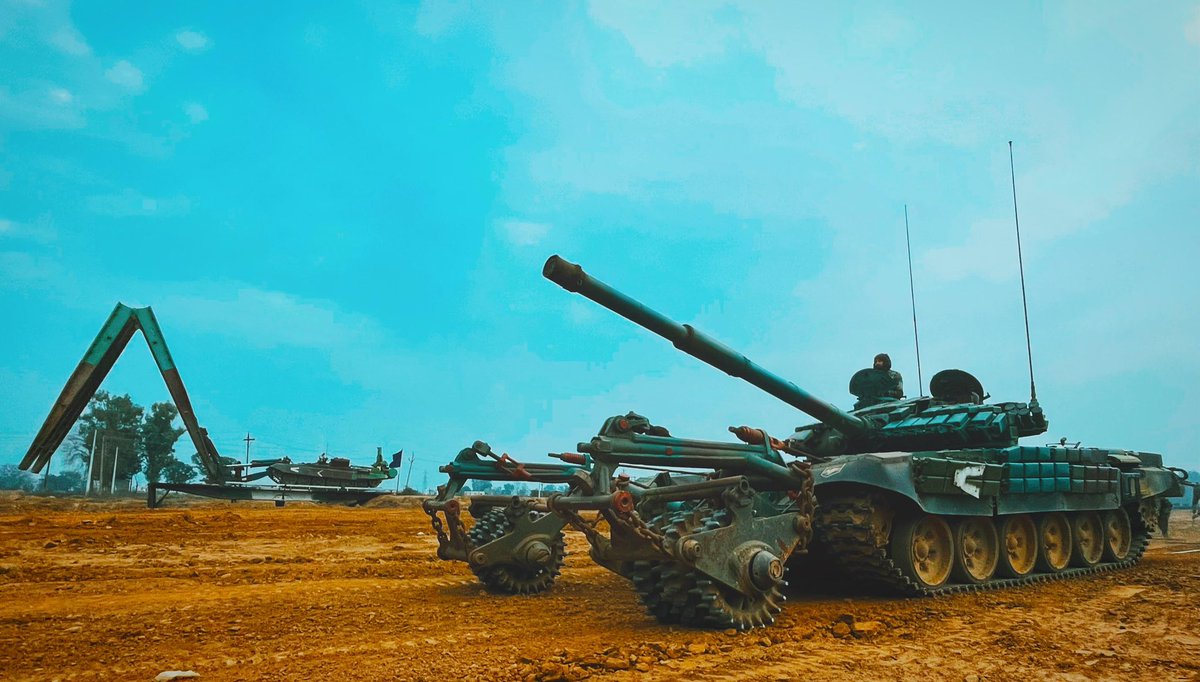 VajraCorps_IA's tweet image. #StrongAndCapable #OnPathToTransformation 
#VajraSappers hone their expertise in simulated combat scenarios, ensuring seamless mobility for our forces! Embodying their motto: We will either find a way or make one!
#PowerandPerseverance

@adgpi @westerncomd_IA @pro_defence…