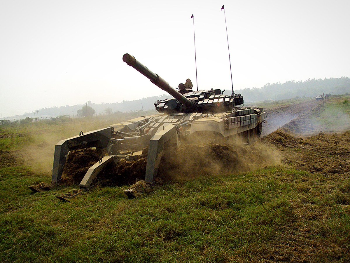 VajraCorps_IA's tweet image. #StrongAndCapable #OnPathToTransformation 
#VajraSappers hone their expertise in simulated combat scenarios, ensuring seamless mobility for our forces! Embodying their motto: We will either find a way or make one!
#PowerandPerseverance

@adgpi @westerncomd_IA @pro_defence…