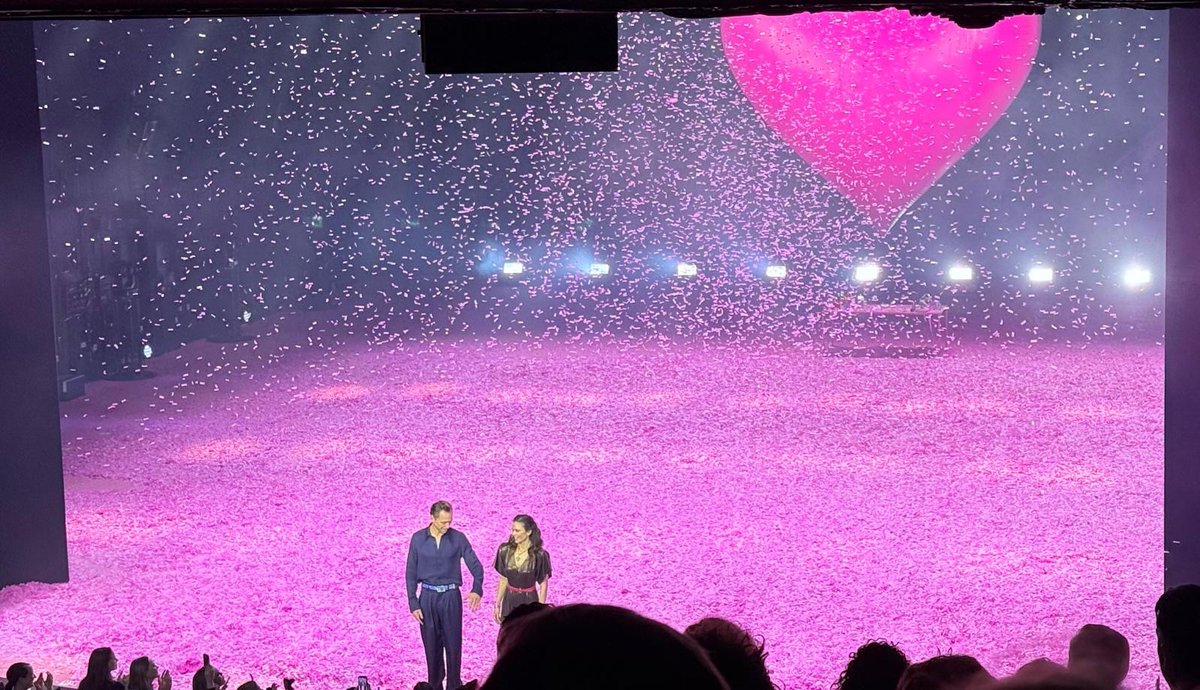 Rebecca Farrow (@beccafarrow1) on Twitter photo Super grateful to see #MuchAdoAboutNothing from <a href="/JamieLloydCo/">The Jamie Lloyd Co</a> also for the Blue light card. It is a joyful dose of serotonin full of life and goodness. Hiddlestone and Atwell are a great pairing. ❤️ Super grateful to see #MuchAdoAboutNothing from <a href="/JamieLloydCo/">The Jamie Lloyd Co</a> also for the Blue light card. It is a joyful dose of serotonin full of life and goodness. Hiddlestone and Atwell are a great pairing. ❤️