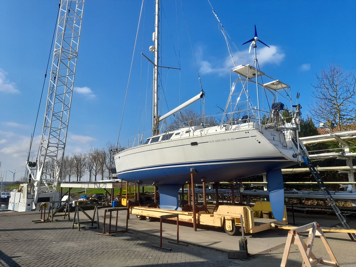 Tomzijl's tweet image. sailing-dulce.nl/home/article-8… #zeiljachtdulce #supersolidity #superfluidity #fotonen Zaterdag 15-03-2025 Een frisse ochtend na lichte nachtvorst. Het is nog steeds koud. Ik kan het verlangen niet weerstaan naar de werf te rijden om te zien of mast en wanten werkelijk op de boot zijn.