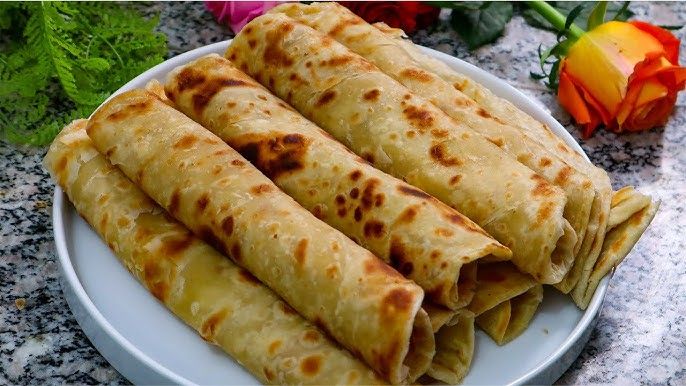 Did you know excessive chapati consumption can affect your kidney?
Here’s how:  
Phytates block calcium absorption, weakening bones.  
Excess sodium raises blood pressure, straining kidneys.  
High phosphorus &amp; potassium impact  kidneys 

Kidney issues? Consult a nutritionist
SHA