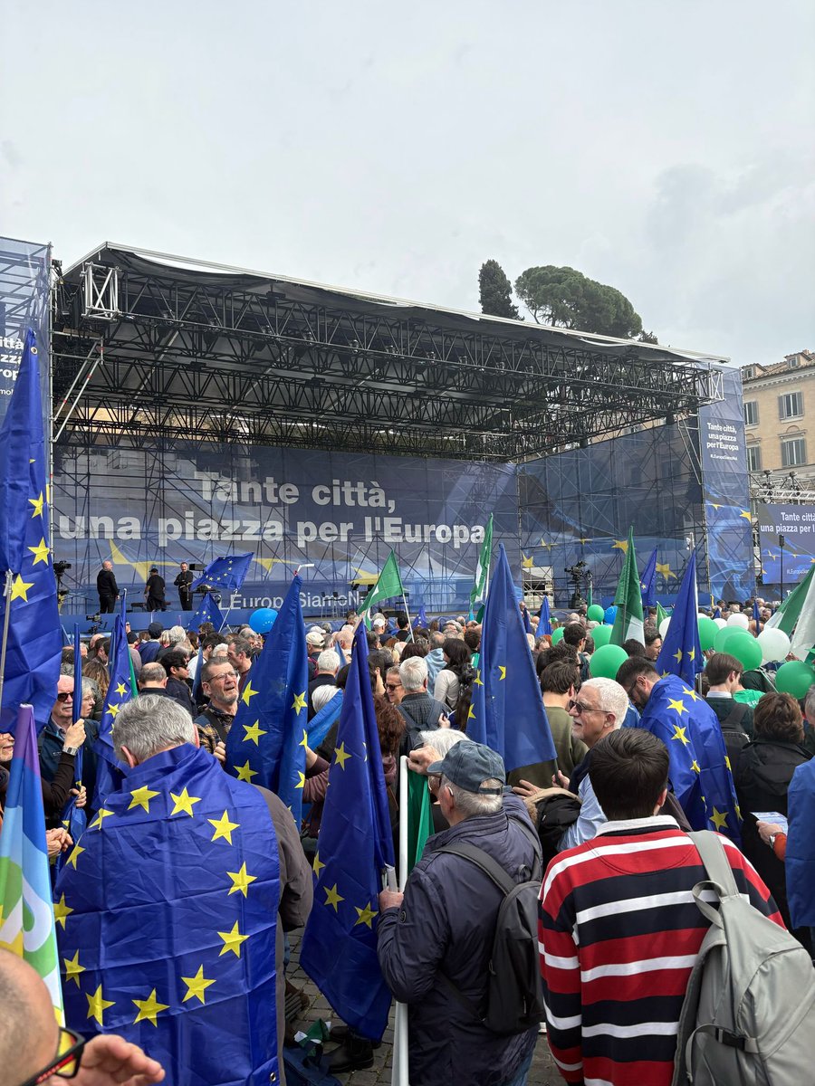 AnolfNazionale's tweet photo. 🇪🇺#ANOLF Roma #CISL alla Manifestazione “UNA PIAZZA PER L’EUROPA” #OltreLeFrontiere https://t.co/1TAVbvUtmE