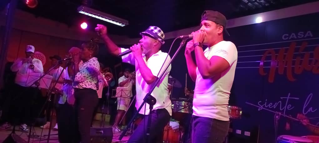 Noche para Bailar💃🕺 a ritmo de la Timba Cubana🇨🇺 con Aché Son. Escalinatas Casa Música Trinidad 9:30 pm.
#60añosEgrem #MusicaCubana #MusicaEnVivo #TrinidadDeCuba #AcheSon