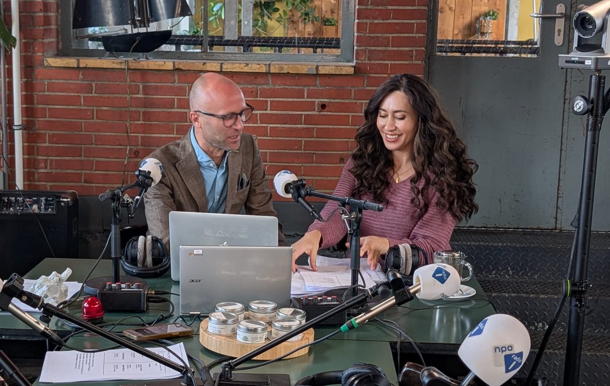 Was het deze week wél of juist niet een crisisoverleg in Den Haag over de defensiebegroting? En hoe staat Poetin tegen een staakt-het-vuren? <a href="/MartijndeGreve/">Martijn de Greve</a> en Fidan Ekiz vragen het <a href="/HSalemon/">Helga Salemon</a>. En tot slot: goed nieuws voor fans van true-crime. Meer daarover vanaf 17.00 uur in WNL