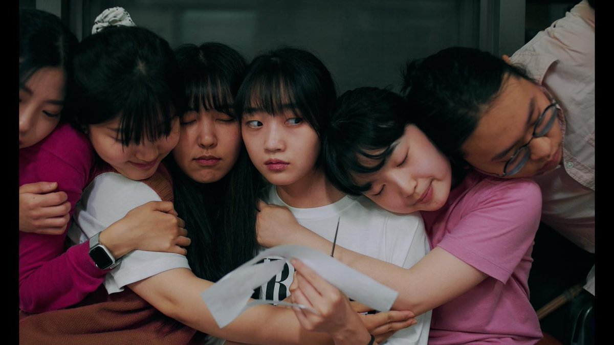 선의의 경쟁 최경 오우리 배우 관심있거나 좋아하는 사람들아 오우리가 초록왹져비언을 좋아하는 대학생으로 나오는 짱귀여운 단편영화 <가슴이...