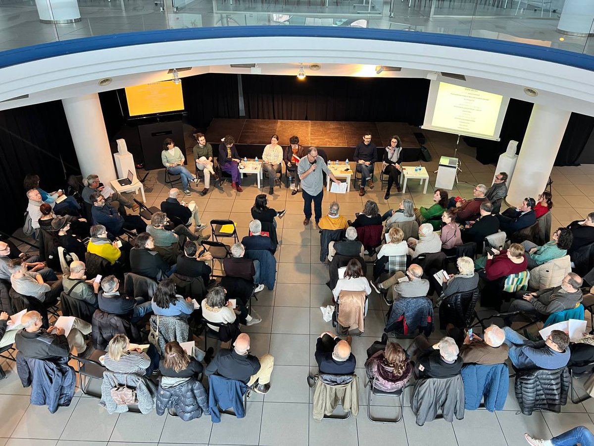 XavierAntich's tweet photo. Avui, la Junta Directiva i les presidències territorials d’@omnium ens reunim per seguir enfortint l’entitat al servei del país i la seva llibertat. Són setmanes d'assemblees territorials que mostren un compromís molt ferm arreu. Quin orgull compartir camí amb gent tan implicada! https://t.co/5sp4GEgQiF