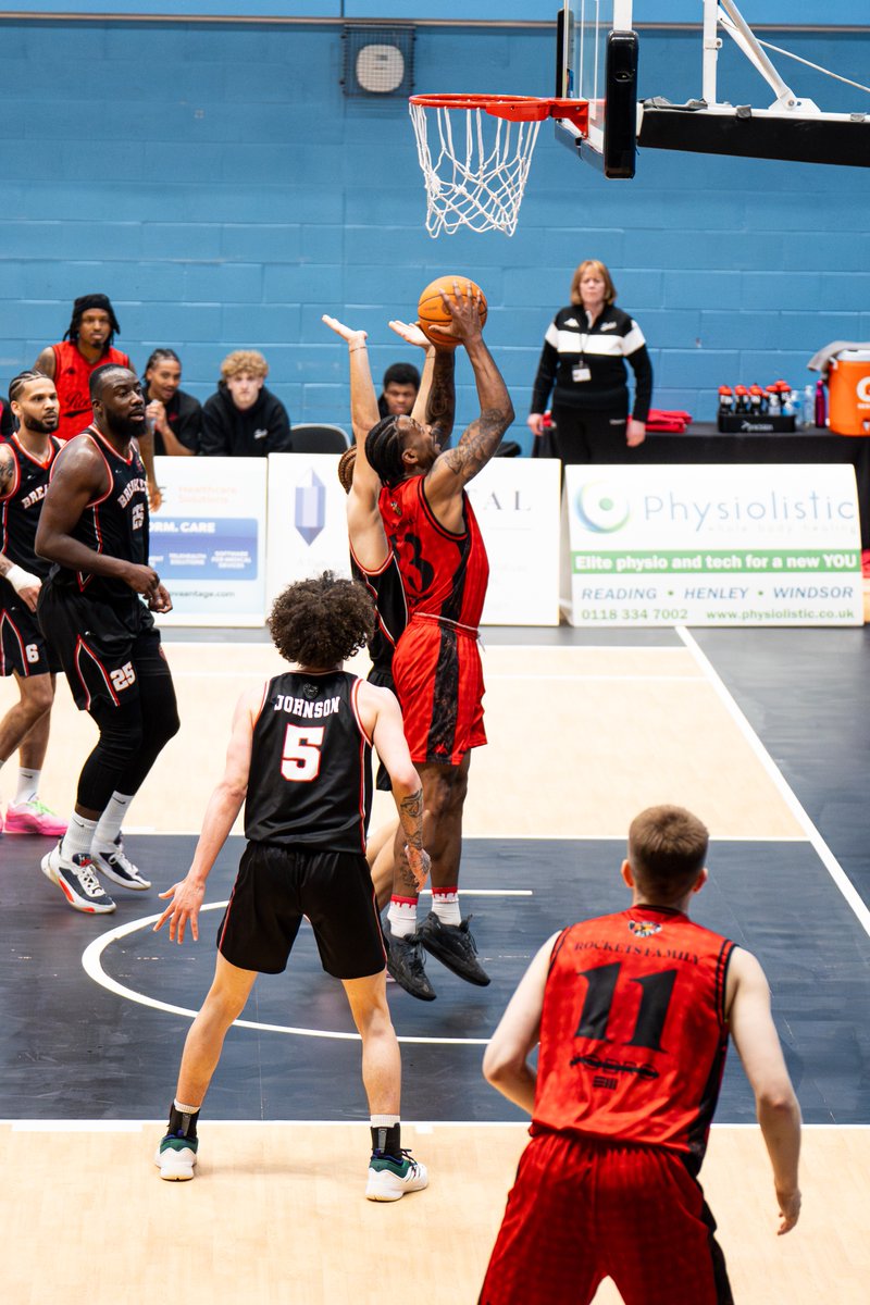 kitkingTrophy tweet media