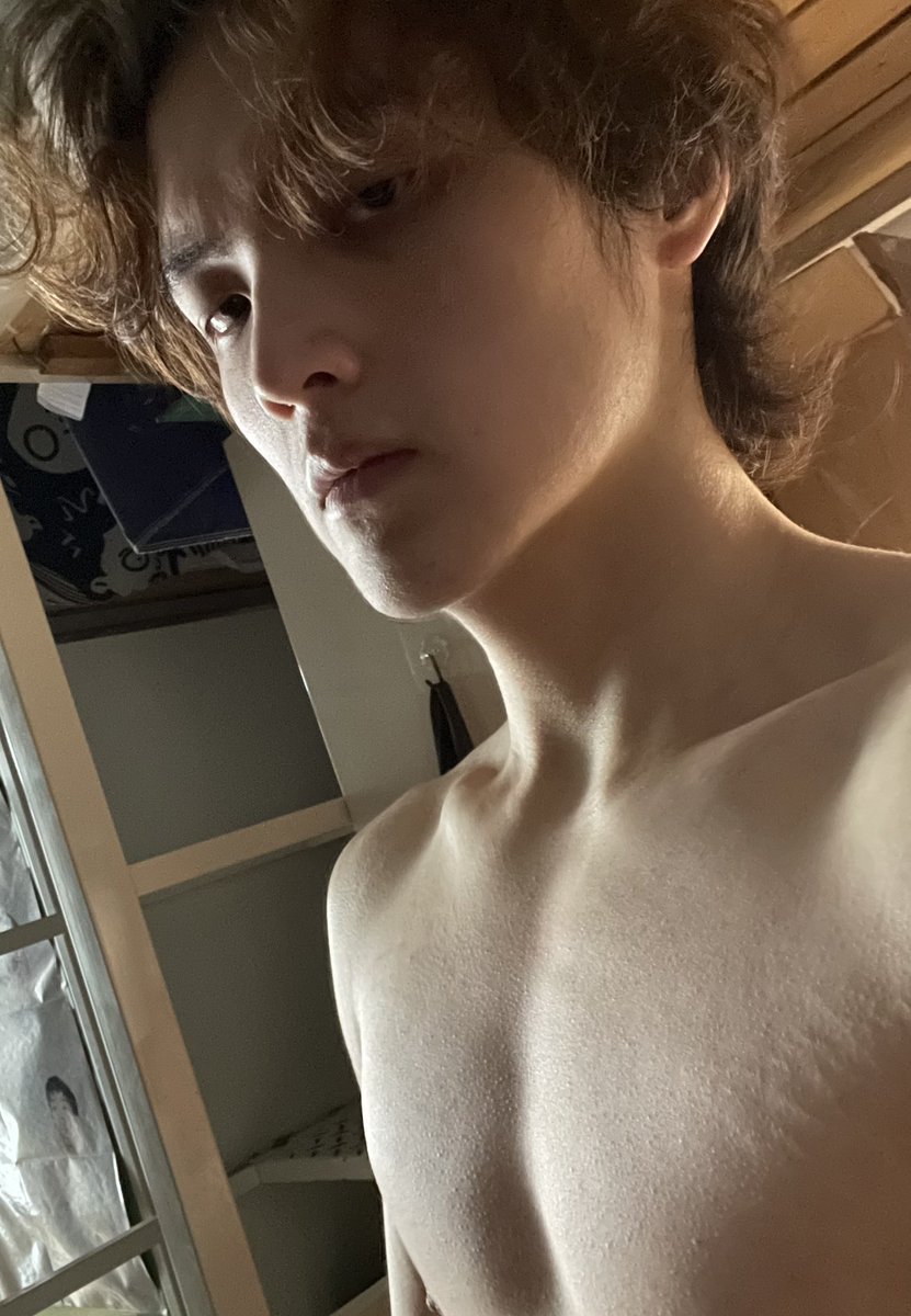 Fibonacciii_He's tweet photo. 我可以自己动🥺
#4i #iiii https://t.co/9mryjZArCc