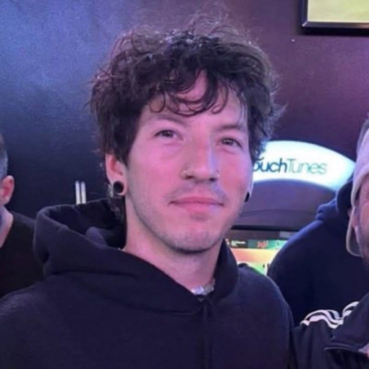 clancylovebot's tweet photo. au joshler donde tyler trabaja como picker en el jumbo y josh hace su primer pedido https://t.co/9w28tXv4dw