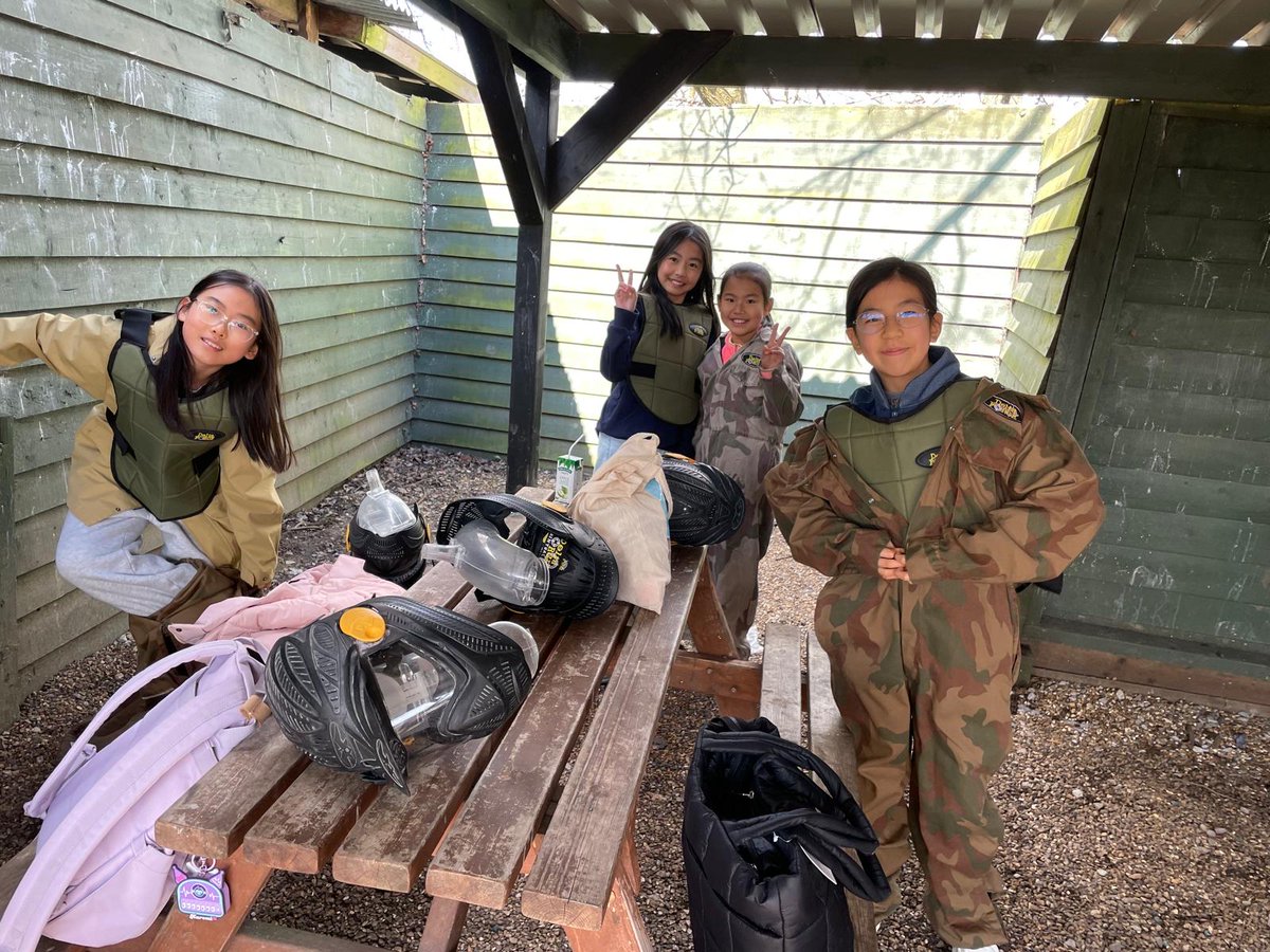 Handcross Park tweet media