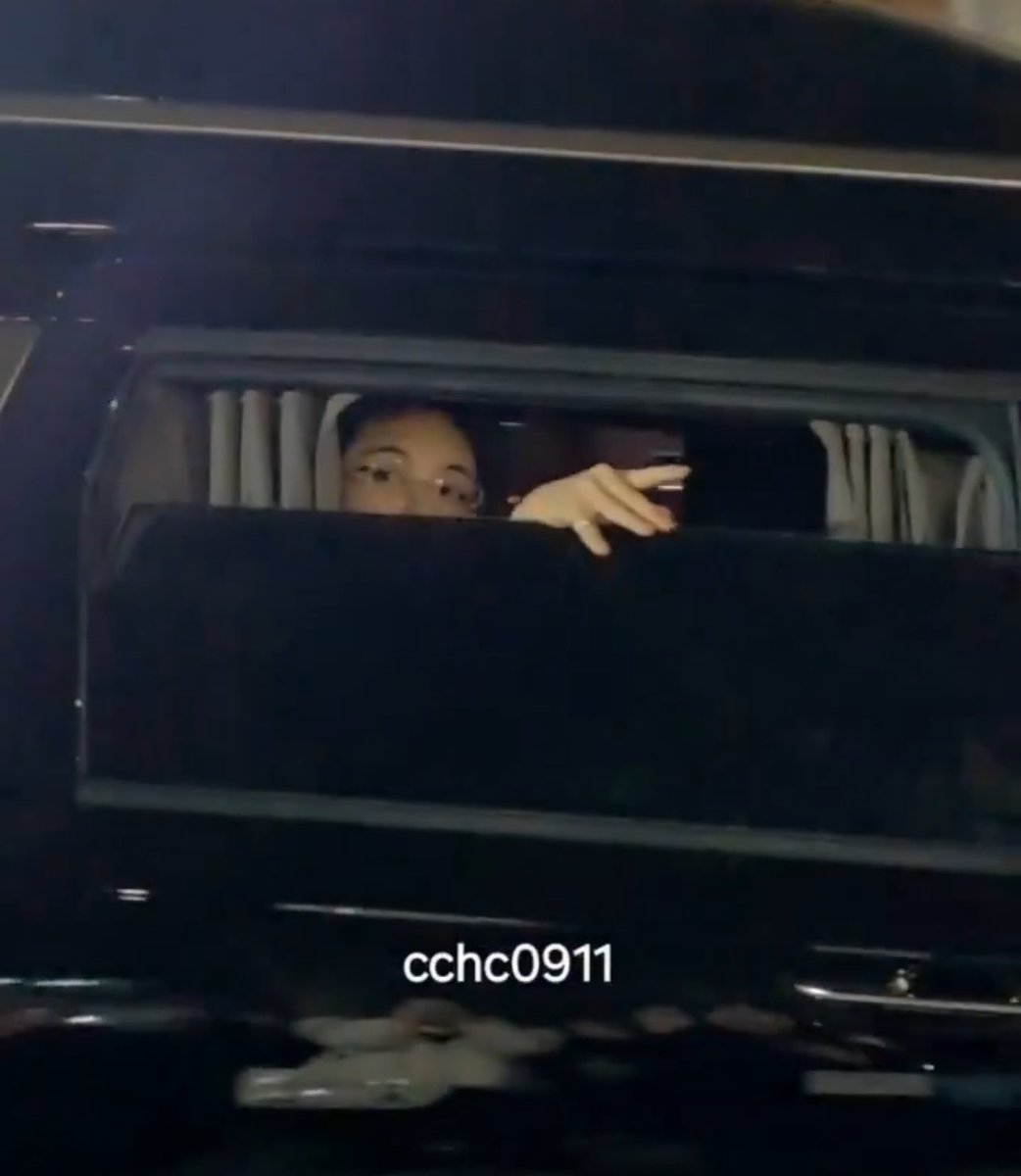 CLEARLY SHOT OF JEONGHAN TONIGHT !! HE SHAVED HIS HAIR ACSHJDJD BALD JEONGHAN AAAAAA he’s still cute thoㅠㅠ