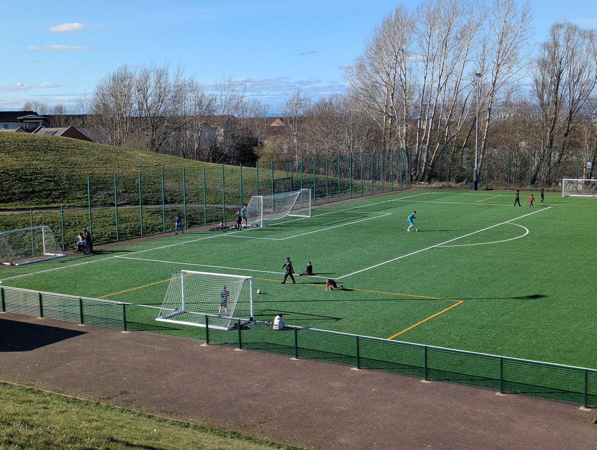 2:45pm.... 60 people ... Children and families playing in the sun.... free, safe play in an essential community space....

And more arriving by the minute 😁

#barliapitchesmatter