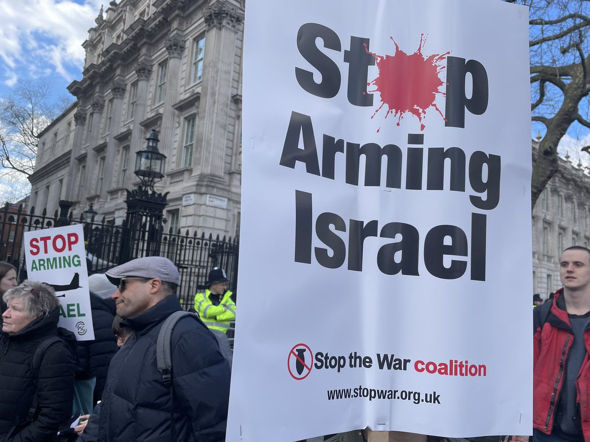 HackneyPSC's tweet photo. On the 25th national demo for Palestine 🇵🇸 we are here at the gates of Downing St demanding this Labour government #StopArmingIsrael https://t.co/1GK4ZJq29h