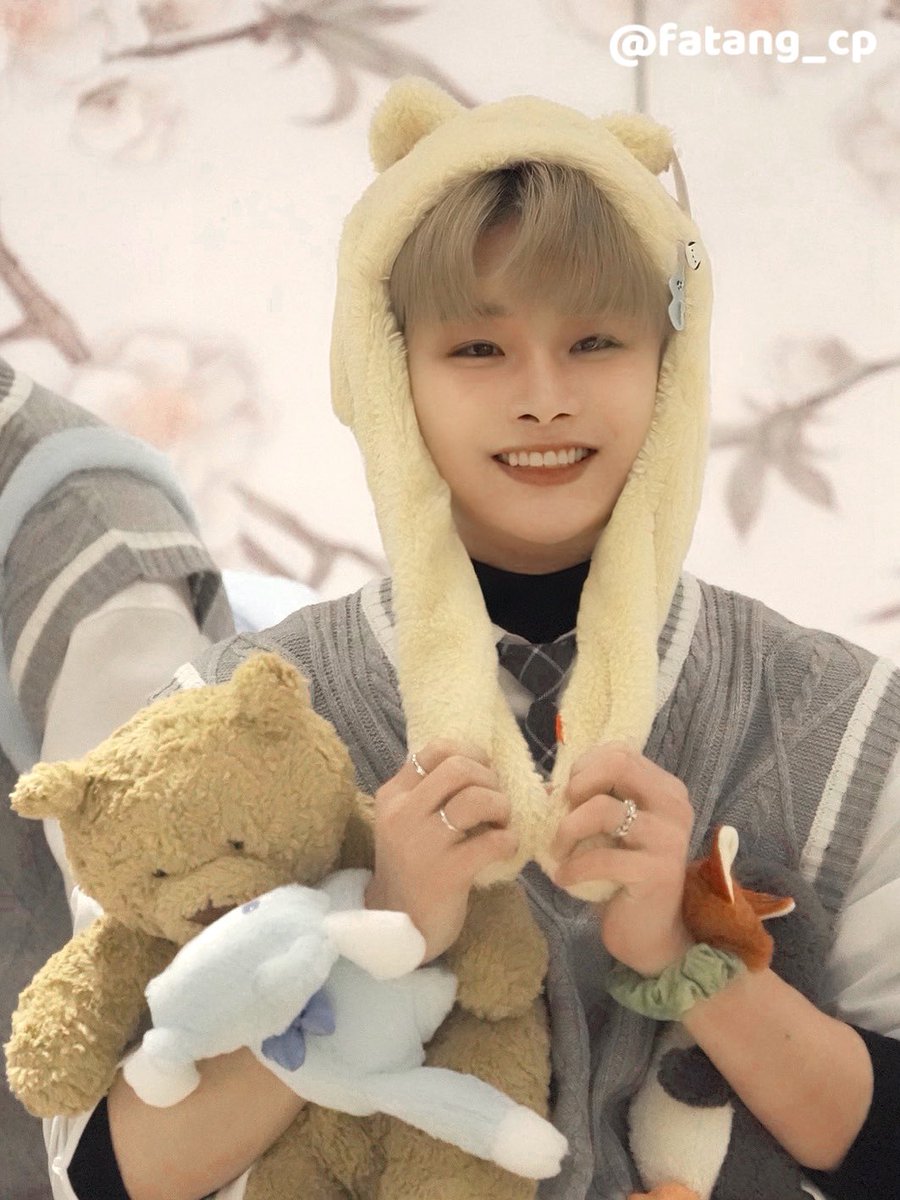 fatang_cp's tweet photo. 💚𝑯𝑨𝑷𝑷𝒀 𝑳𝑬𝑿‘𝑺 𝑫𝑨𝒀🐨

항상 고맙다는 말 하고 싶은데
내 사랑을 잊지 않아줘서 고마워

그댈 향한 내 사랑과 약속은 영원히 지킬게요

My lover 생일 축하해💚

#XODIAC #소디엑 #LEX #렉스 https://t.co/6owQoMPkCW