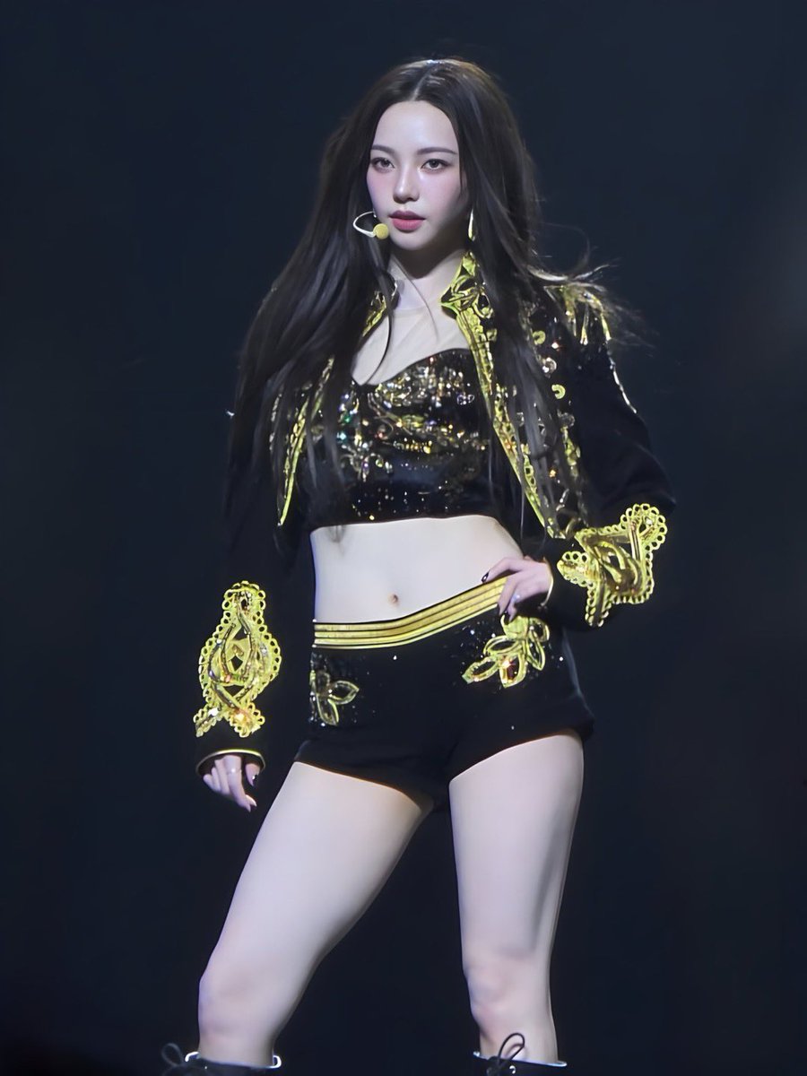 ringthebellsss's tweet photo. hii ada yg tau ini foto dari fansite atau yg ntn konser? pengen edisi 4K nyaa🥹 https://t.co/3dxO3LpCPW