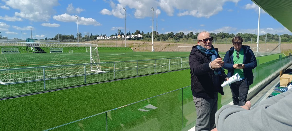gury83's tweet photo. Excelente mañana, en un recinto espectacular como es la nueva ciudad deportiva del R.Betis con grandes compañeros. Gracias al @cedifa y @JesusBotelloAD por toda esta experiencia vivida durante este curso de Dirección y Scouting Deportivo. https://t.co/Ghja0a61St