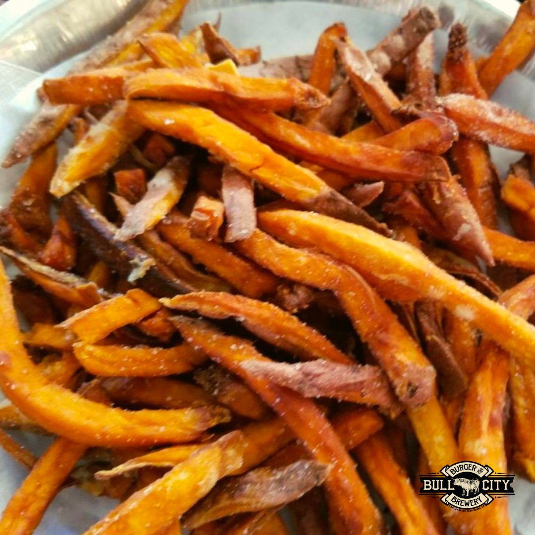 BullCityBurger's tweet photo. Fries + burgers + beer = perfect way to spend an afternoon! #grassfed #pastureraisedbeef #bourbonbarrelaged #bullcityburger #durhamsclassicburger #durhamisopen #durhamnc #durhamfoodies #durm #exploredurham #visitdurham #bullcity https://t.co/sNrTtN9vuw