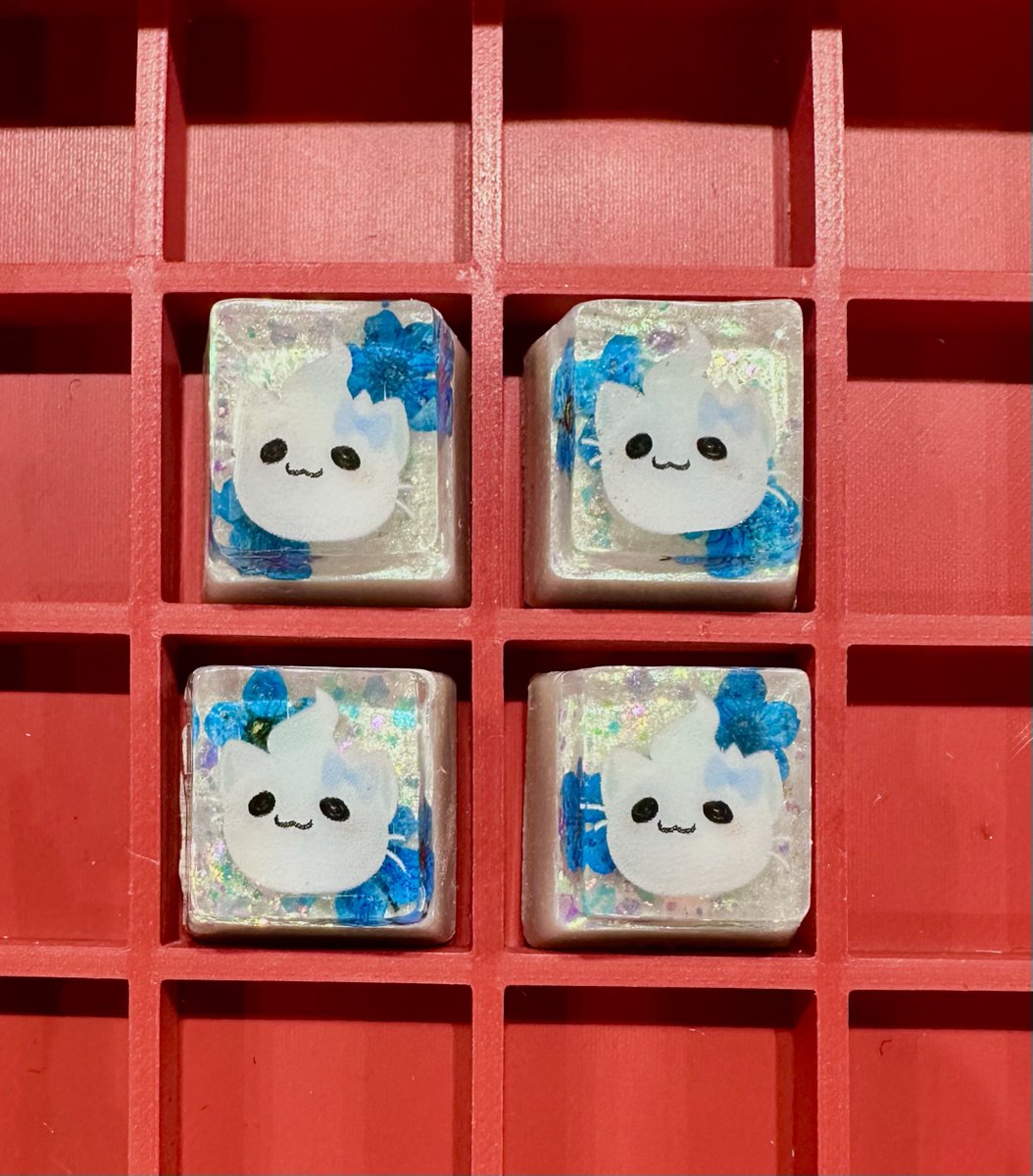 OshiKeycaps's tweet image. 👻✨ #Fantography #keycaps
