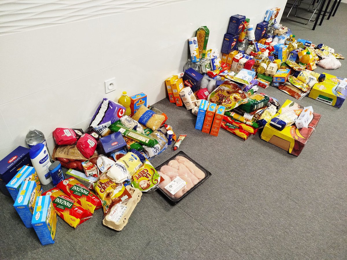 AMANA_ASSO_44's tweet photo. AMANA poursuit les distributions alimentaires aux personnes nécessiteuses, via vos dons. Qu’Allah vous récompense
#amana44 #distributionalimentaire #recoltealimentaire #ramadan2025 https://t.co/84PS4qT5j0