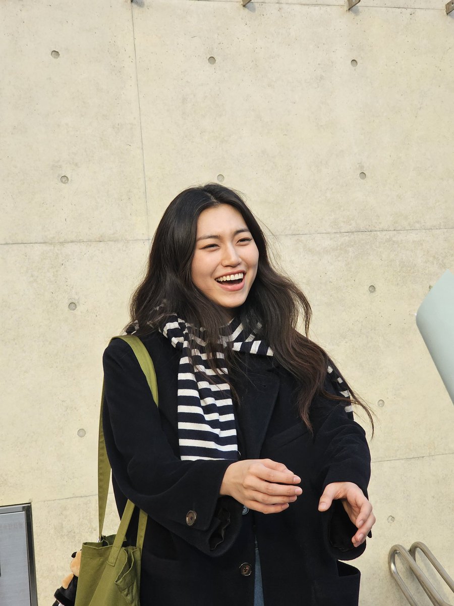 얼딩이... 김도연💦💦
오디션 보러다니고 컨택도 몇 군데 하고 있는 중이라 했던 거 같은데
충무로의 샛별 김도연 많이 응원해주시고 성원해주시고 지켜봐주세요,,, 작품만 했다하면 감독님, 현장관계자분들이 칭찬만 늘어놓는 노력파천재..!