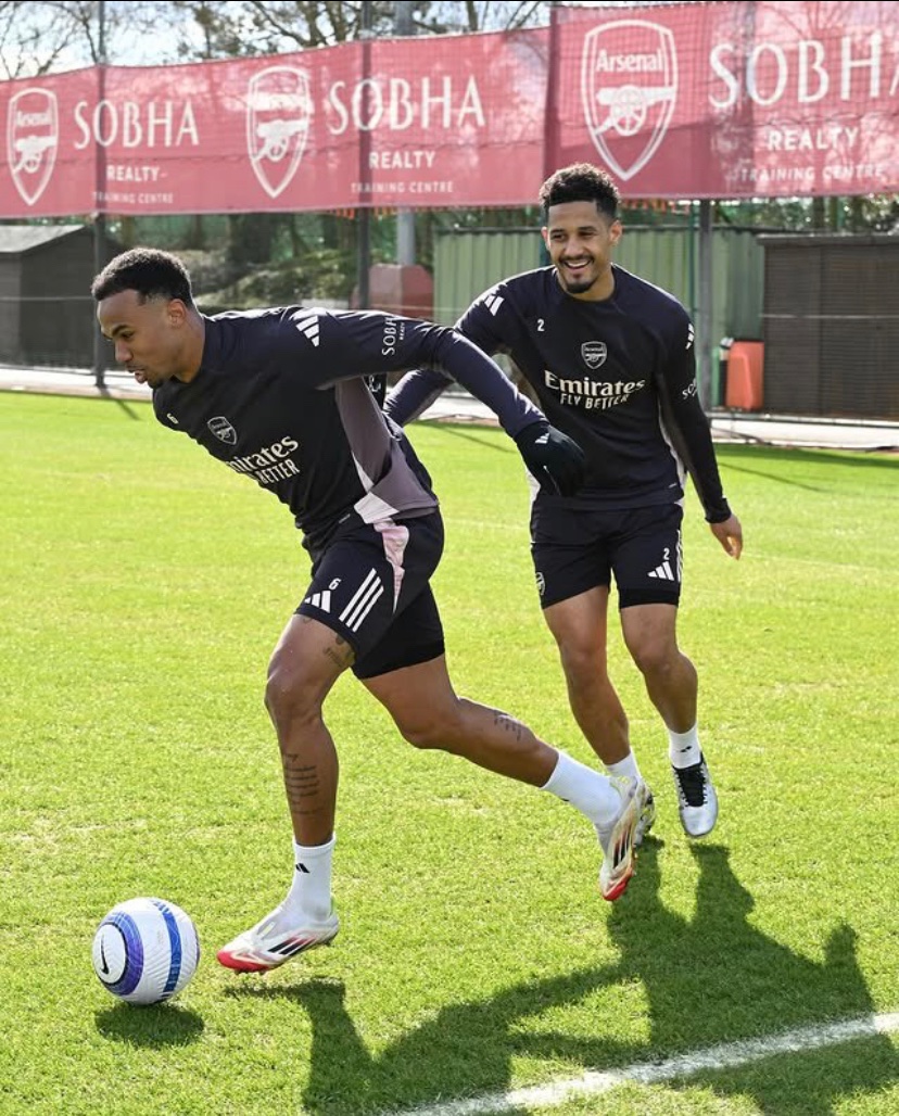 Arsenal_in_me's tweet photo. Best CB pair Rolls Royce https://t.co/Ias6tXVTJg