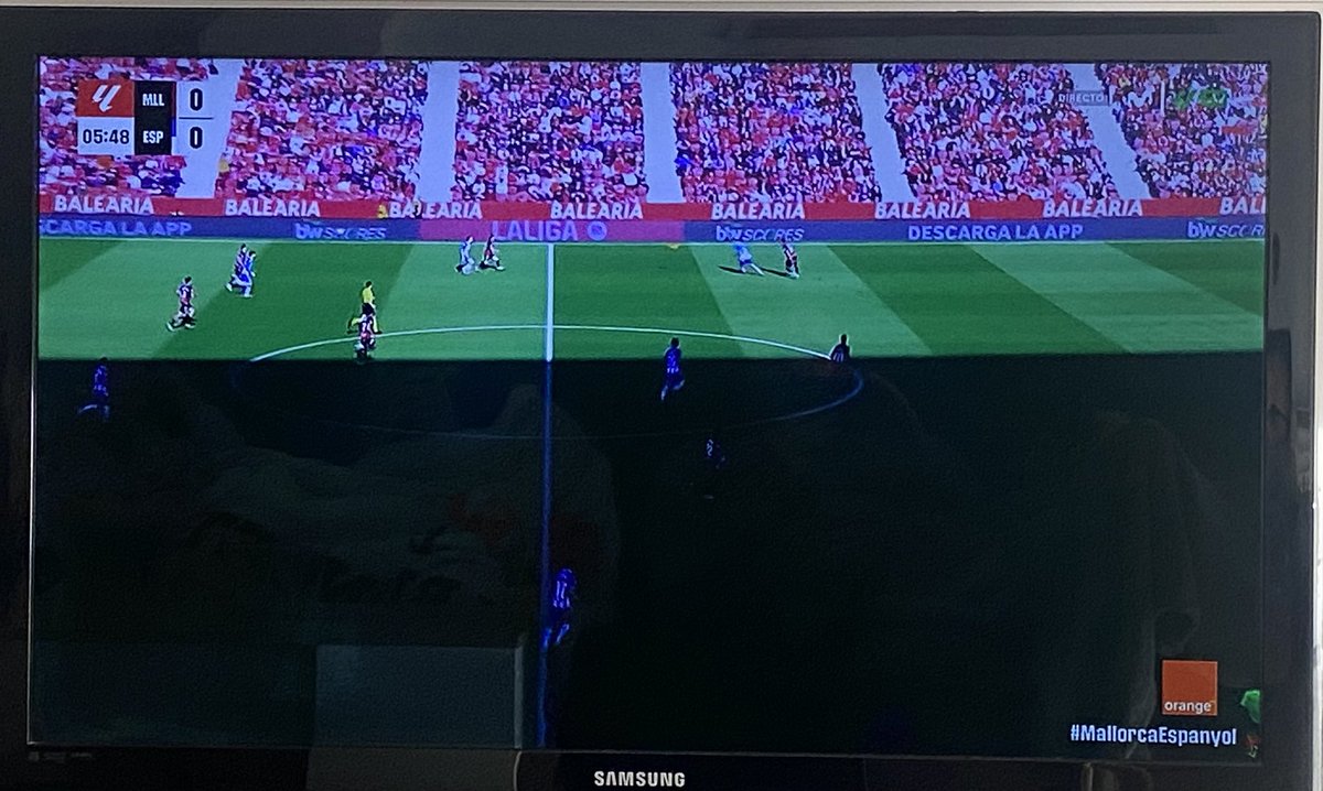 SeoaneAlberto's tweet photo. @LaLiga Y así es como se ve en tv el fútbol de @LaLiga a las 16:15. Vergonzoso pagar para ver esto jornada tras jornada. 👏🏻👏🏻 https://t.co/BJwRM58KJg