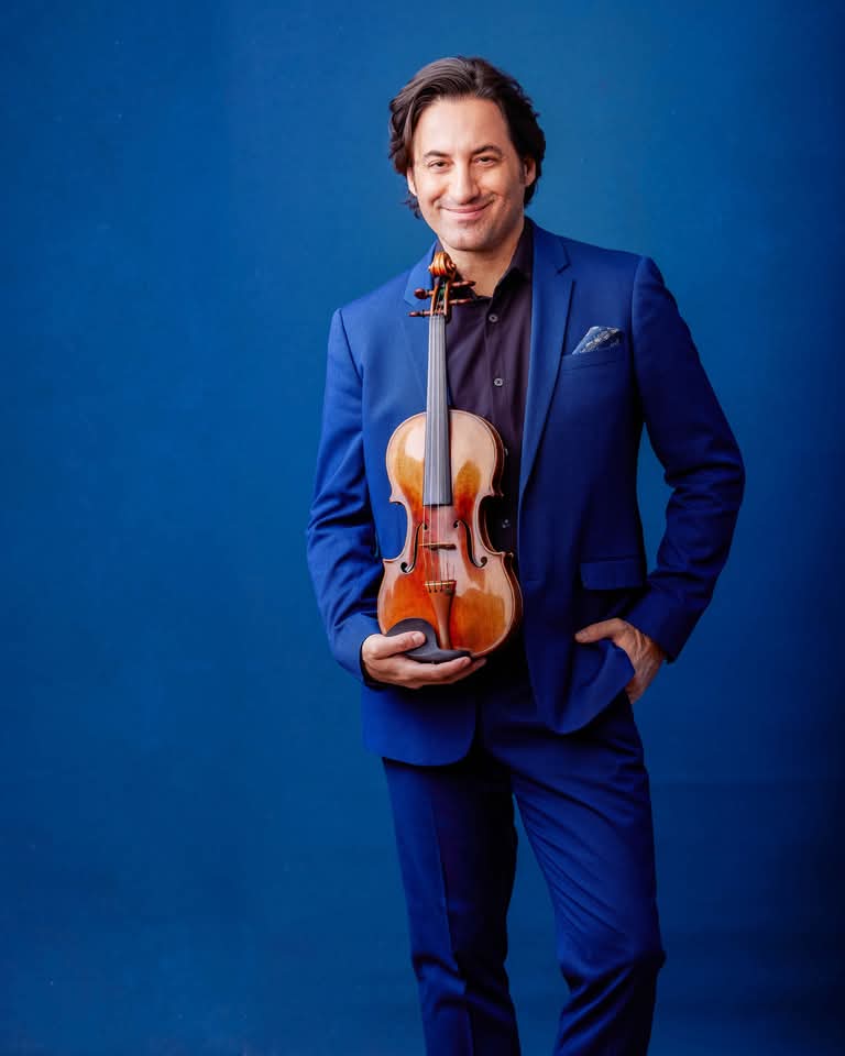 🎼 Mañana domingo a las 9:00AM, sintoniza Sarabanda por Radio Universidad de Puerto Rico 89.7FM. Benjamín Muñiz presentará un programa especial dedicado a la música de Charlie Chaplin, interpretada por el violinista Philippe Quint, en anticipo a nuestro próximo concierto✨️