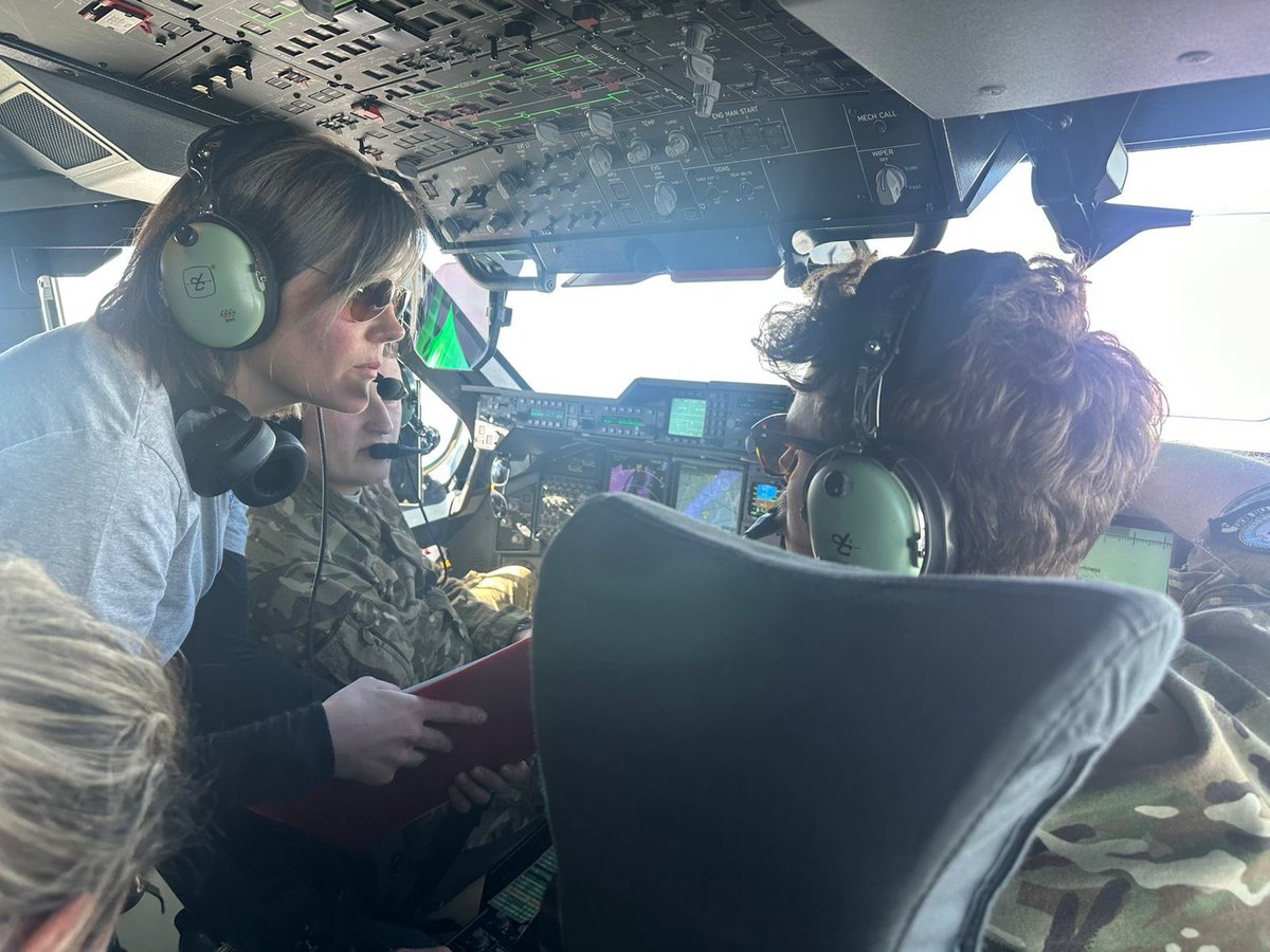 GovSGSSI's tweet photo. 🎥 This week, @SkyNews joined us on a patrol over South Georgia 🇬🇸 waters to track the incredible A23a iceberg alongside @BFSouthAtlantic conducting crucial maritime surveillance for the Government. 👇

https://t.co/O2sg0viEd9

#SGSSIDiscover #250years #Environment https://t.co/be39ExmkLm