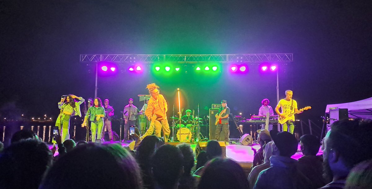 mc_ruaiah's tweet photo. @nonpaoficial que pedazo de show anoche en Santa Fe! Banda que se la juega, no se queda callada, siempre en la misma vereda que ustedes!
@c4Rcombativo vengan que también los estamos esperando! https://t.co/xqJGMi1Im8