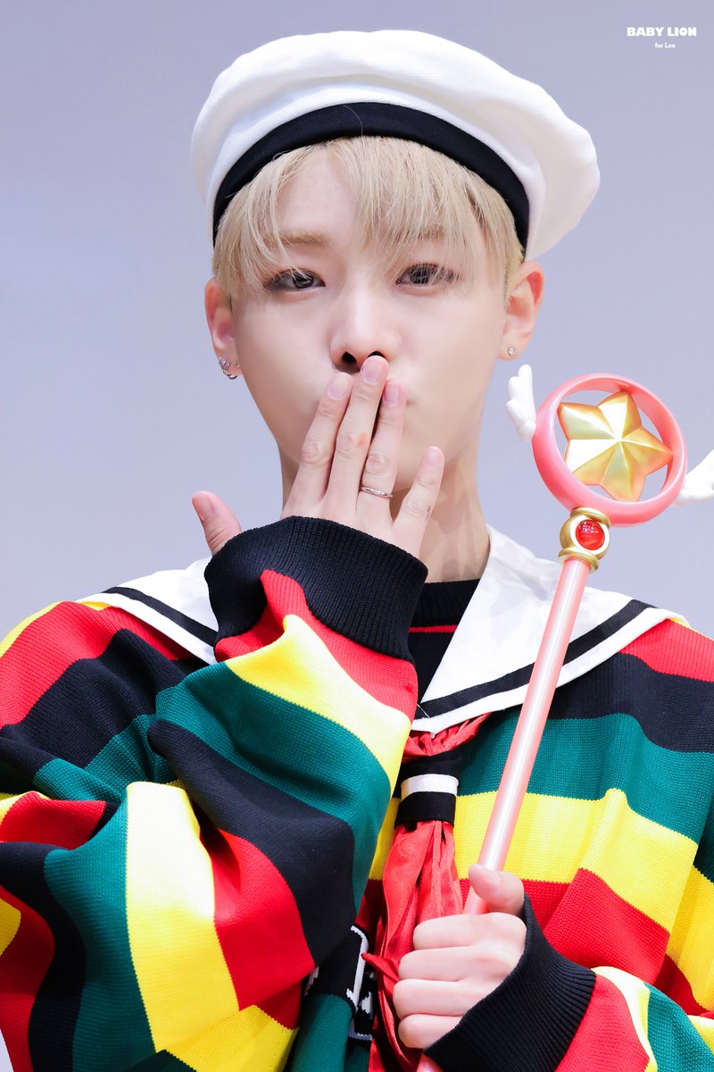 BABY_LION_LEX's tweet photo. 💚 𝗛𝗔𝗣𝗣𝗬 𝗟𝗘𝗫 𝗗𝗔𝗬 💚

🎉생일 너무 축하해 내가수🎉

우리 내년에도 앞으로도 함께 행복하자🫶🏻

#나는_정말정말_너를좋아해
#Magic_falling_for_LEX
#XODIAC #소디엑 #LEX #렉스 #조두현 https://t.co/EVs2ZKpwh2