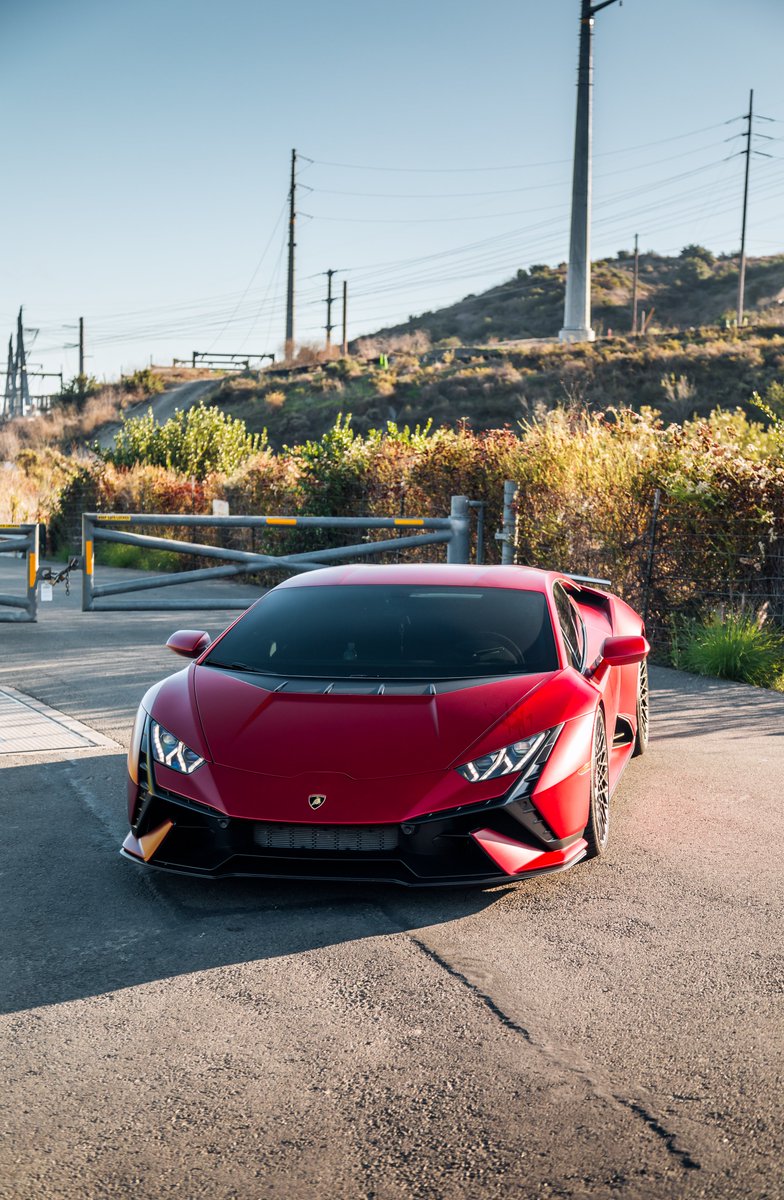 WoyshnisMedia's tweet photo. Lamborghini Huracan Tecnica https://t.co/99OViYwVDG