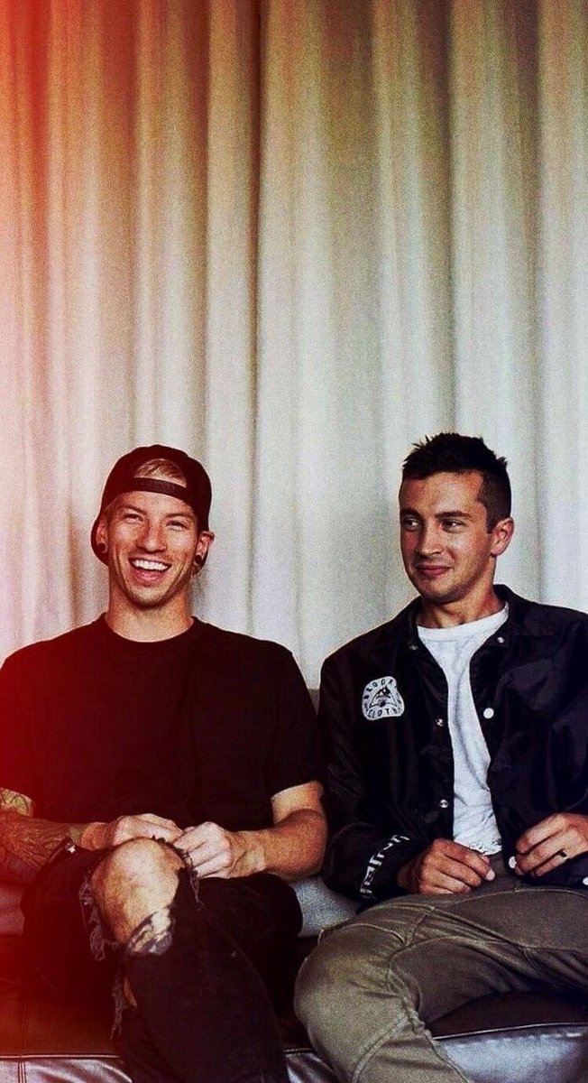 midwestbanditoz's tweet photo. A (long) thread of tøp photos you can use as your wallpaper <3 https://t.co/PXjPJa7A2o